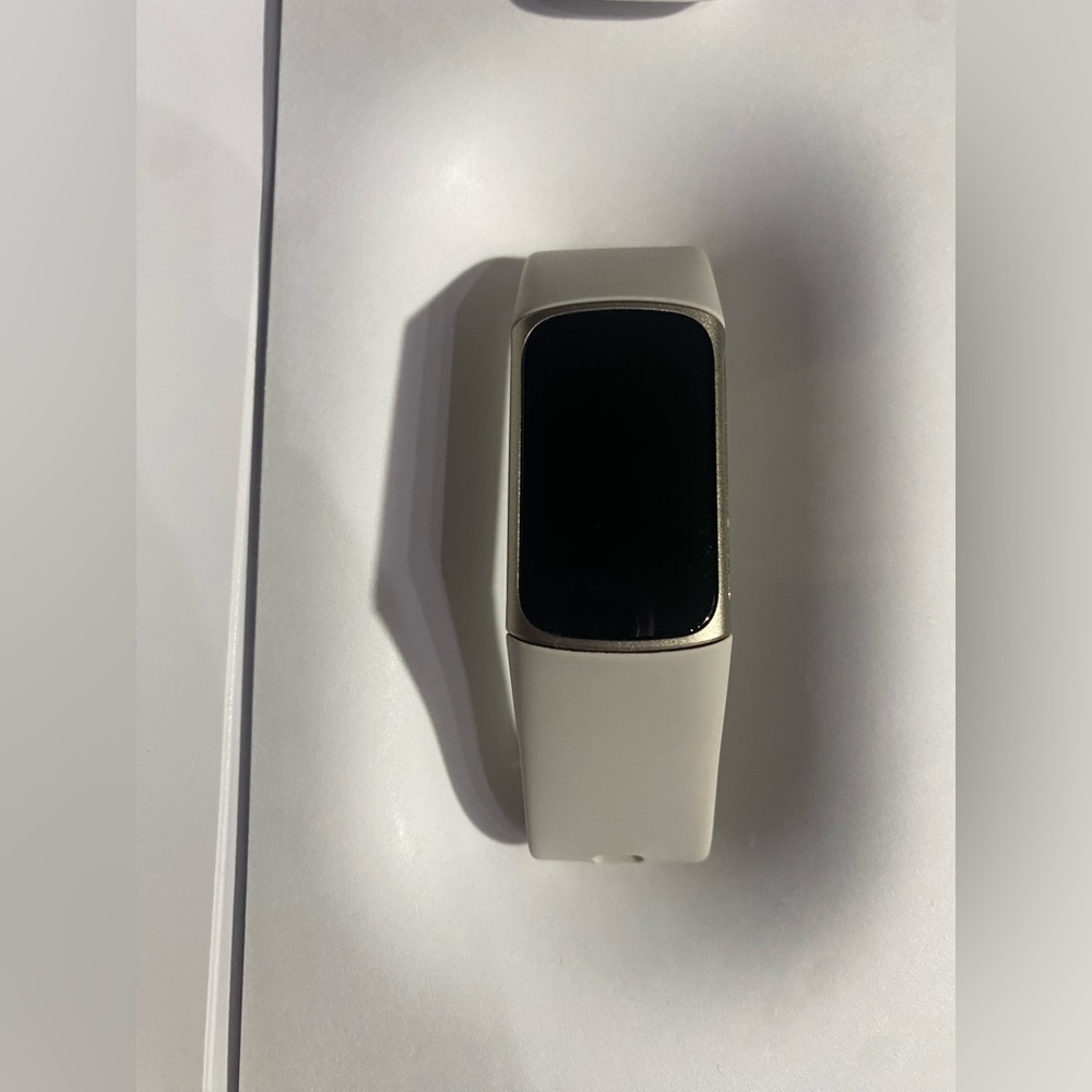 Fitbit Charge 5